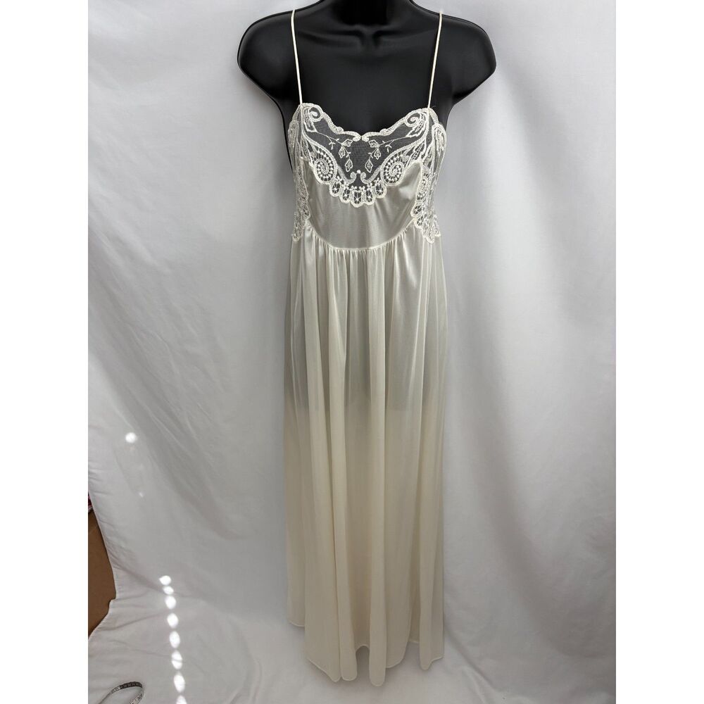 Vintage Donna Richard for Gilligan O'Malley Long Cream Nightgown Size S Retro 80